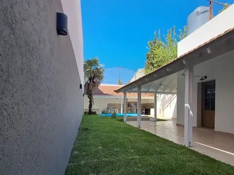 Casa en Venta en Versalles, USD 330.000