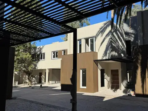 Casa en Barrio Parque Leloir