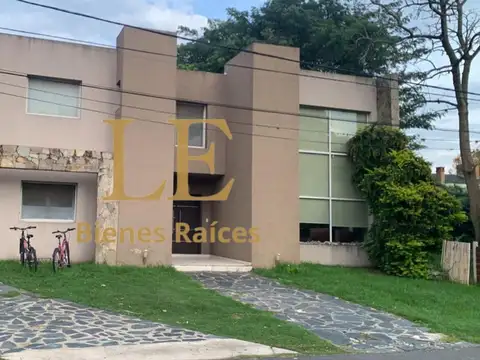 ALQUILER CASA CON PILETA