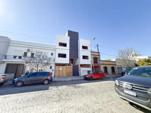 DUPLEX 3 DORMITORIOS CON PATIO CENTRO TANDIL