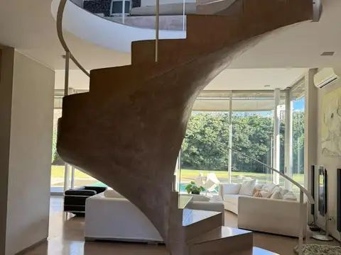 Casa en Alquiler de 3 dormitorios