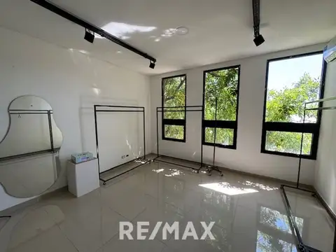 Oficina en Alquiler en Villa Morra I, $ 440.000