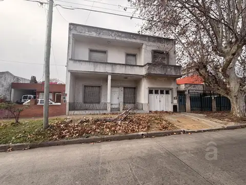 Casa en Venta en Jose León Suarez - 4 Ambientes