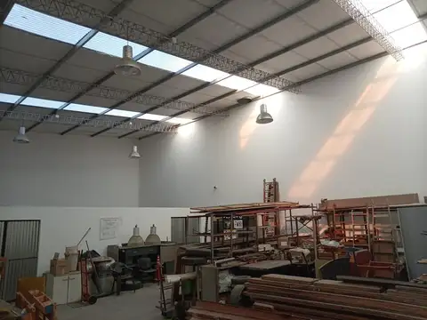 Galpon en Alquiler en Barrio Tres Cerritos, $ 6.000.000