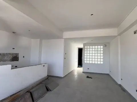 San Martin 100, Piso 5