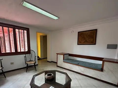 Oficinas en venta con quincho y terraza - Av. Independencia  al 2600
