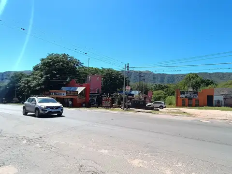 VENTA CASA 2DOR+LOCALES+DEPOSITOS,BIALET MASSE,CBA