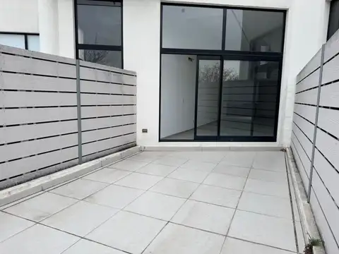 Departamento en Alquiler en Parque Chacabuco, $ 690.000