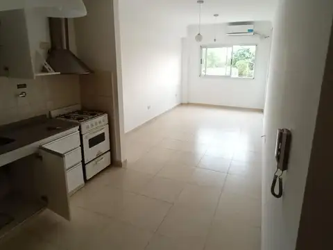 32 e/ 1 y 115 bis 200, Piso 1