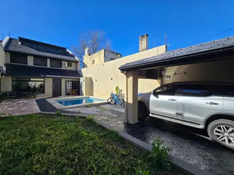 Casa 7 ambientes con 5 baños