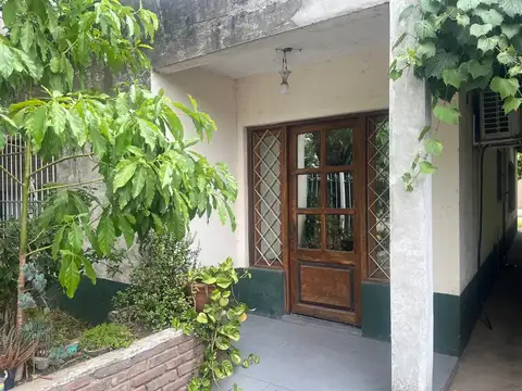 VENTA CASA 4AMB CON PARQUE EN VIRREY DEL PINO
