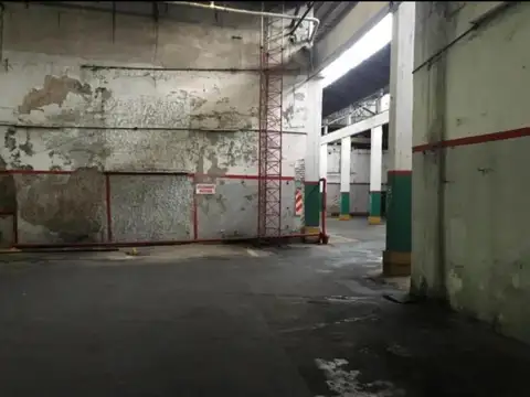 Depósito importante de Galpones - Oficinas- Doble salida Caballito