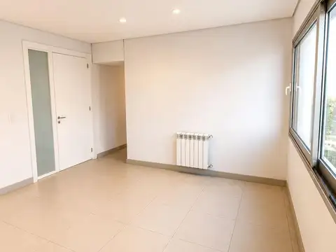 Emilio Civit 521,piso 1,depto B .Ciudad