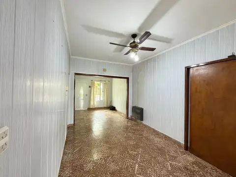 Casa 4 ambientes con 1 baño