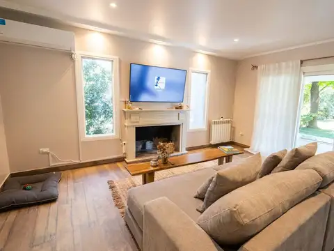 Casa en Venta con 4 cocheras