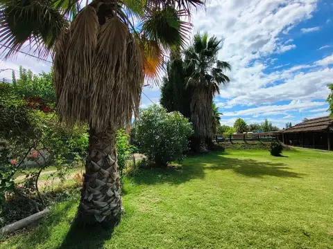 Casa 2 DORMITORIOS 1 BAÑO Galería Quincho Pileta 1500 m2 Parquizado Fin de semana vivienda familiar