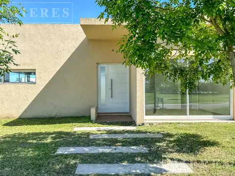 Casa en Alquiler en San Sebastián, USD 900