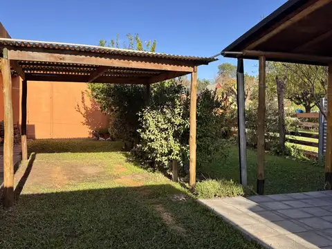 Casa en Venta con 4 cocheras
