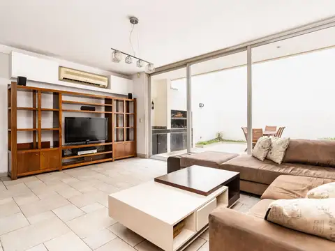 VENTA PH TRIPLEX/5 AMB C/PATIO/COCH/CHACARITA