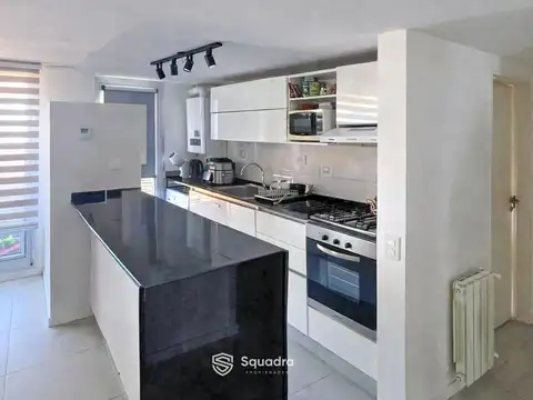 VENTA  - Departamento de 2 dormitorios y balcón - Barrio Rep. de la Sexta, Rosario.