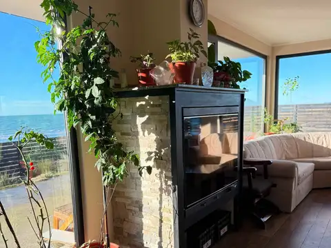 Casa 10 ambientes con 4 baños