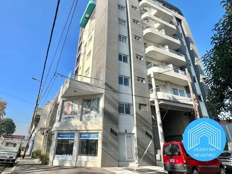 Local comercial - doble altura - Haedo