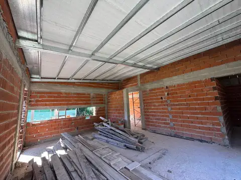 Casa 2 ambientes con 2 baños
