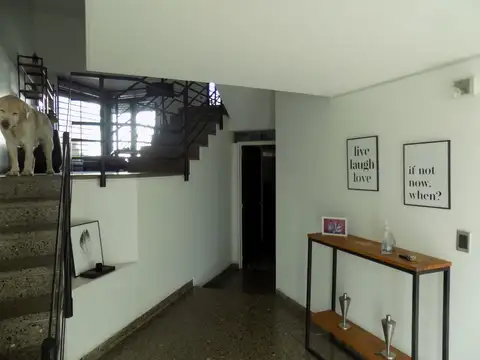 Casa 8 ambientes con 3 baños
