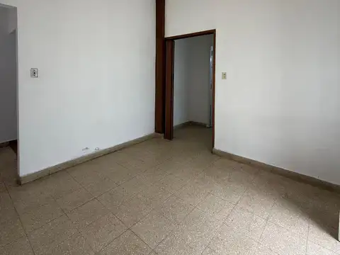 Depto Tipo Casa en Venta en Liniers, USD 85.000