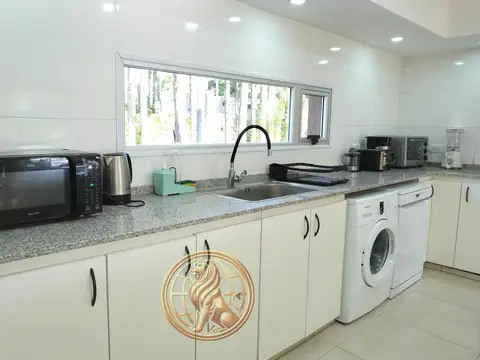 Venta casa Pinamar Norte 4 ambientes con piscina FINANCIADA