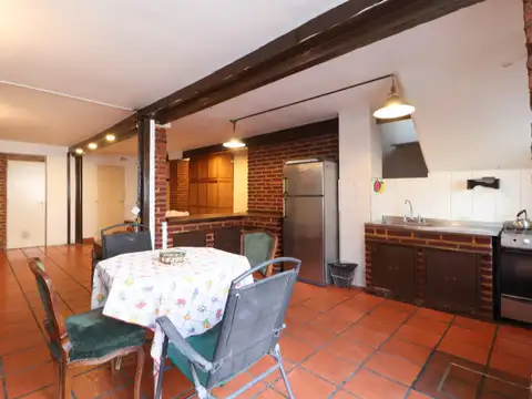 Depto Tipo Casa en Venta con 1 cocheras