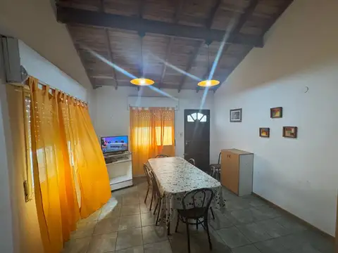 Casa 3 ambientes con 1 baño