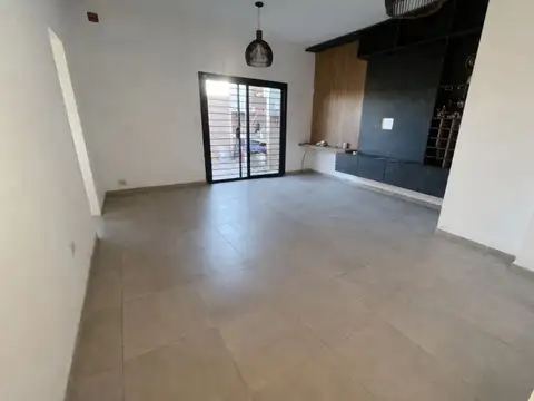 Venta duplex 3 dormitorios Lomas del Chateau