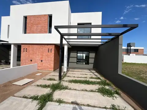 VENTA DUPLEX QUEBRADA DE MANANTIALES 3 DORMITORIOS
