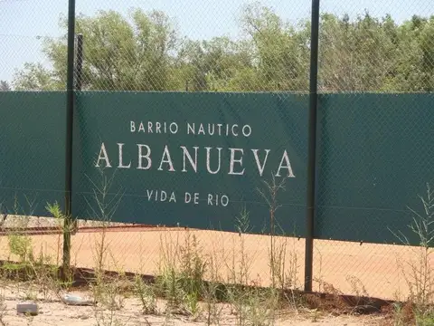 Terreno en Venta en Albanueva, USD 700.000