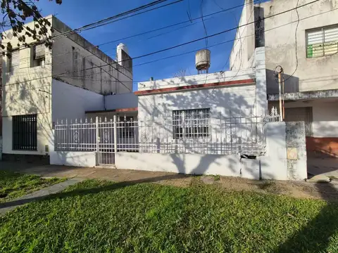 CASA A RECICLAR SANTA CRUZ 1500 GRANADERO BAIGORRIA