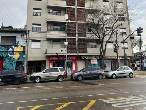 V. Martelli (Av. Mitre 580) Depto 2 amb. Excelente ubicación
