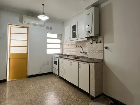 Avenida Mitre 500, Piso 8