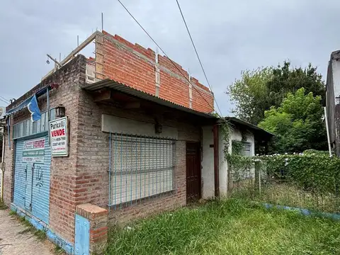 Casa y local en venta en Benavidez