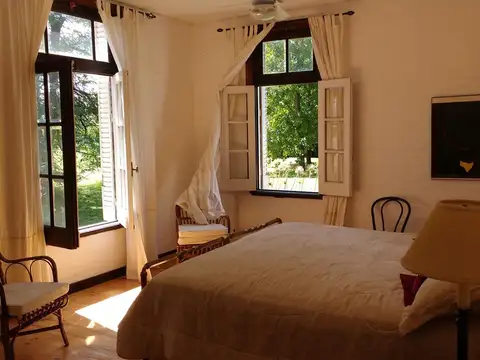 Casa 6 ambientes con 4 baños