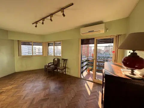PISO 4AMB C/DEP BALCON COCHERA BELGRANO A RECICLAR