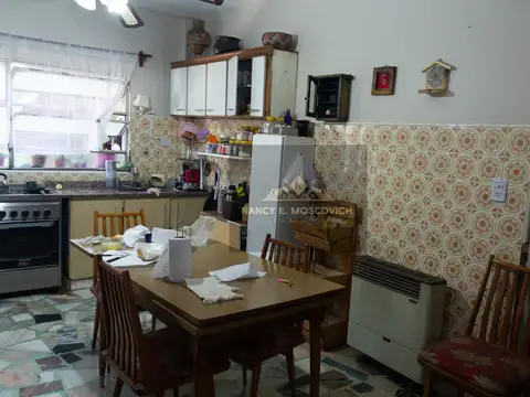 Casa 3 ambientes con 2 baños