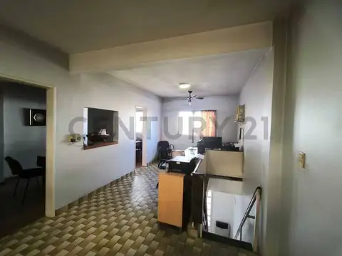 Lisandro de La Torre 2100, Piso 0