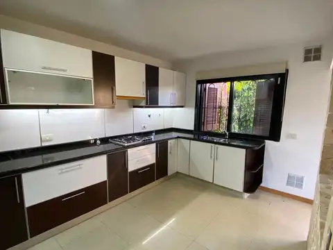 Casa en Alquiler al Este