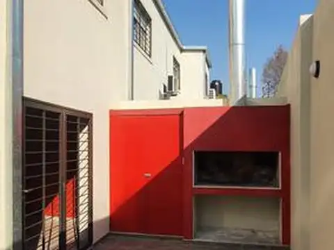 Casa en Alquiler con 1 cochera