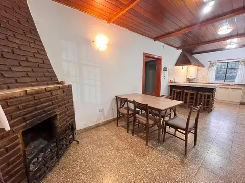 Quinta en Alquiler con 2 cocheras