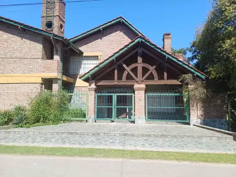 VENTA CASA QUINTA 5 AMBIENTES PISCINA DEL VISO