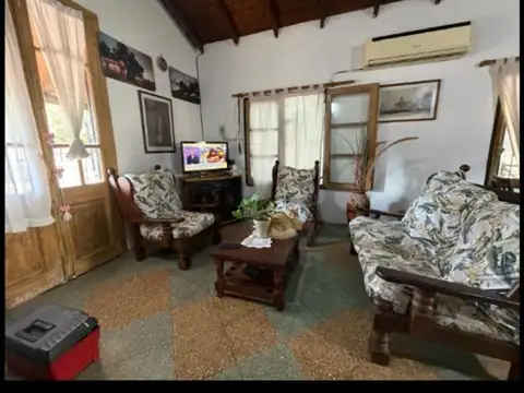 Casa 3 ambientes con 1 baño