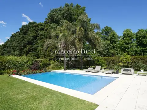 Casa 7 ambientes con 6 baños