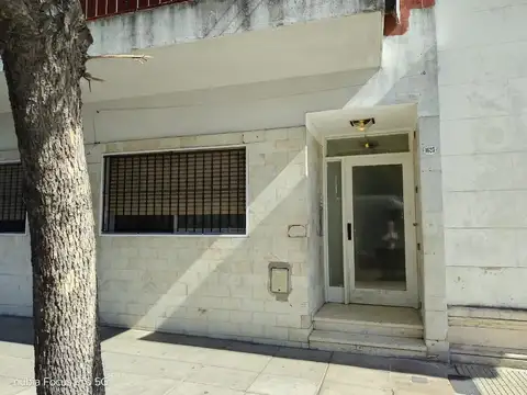 3 AMB  PRIMER PISO POR ESCALERA TERRAZA PROPIA  APTO CREDITO